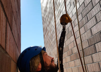 Montage Wasserleitung an zwei Hochhäusern im Alpenblick in Cham