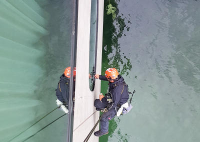 Reinigung von schwer zugänglichen Glasflächen